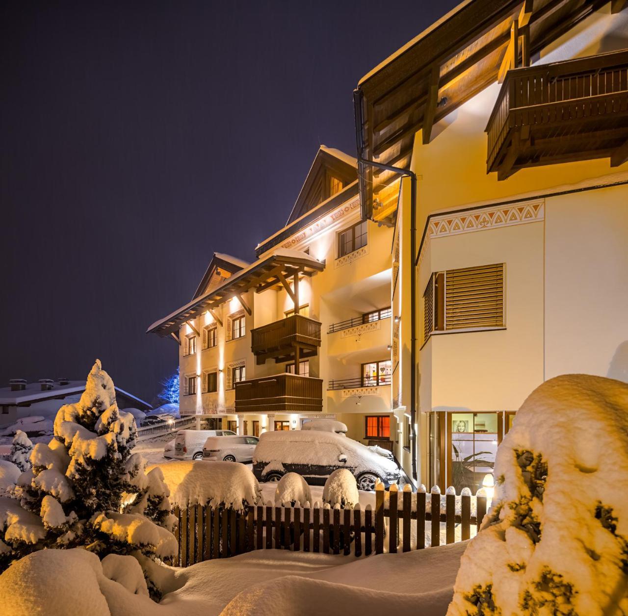 Apart-Hotel Aurora Fiss Esterno foto